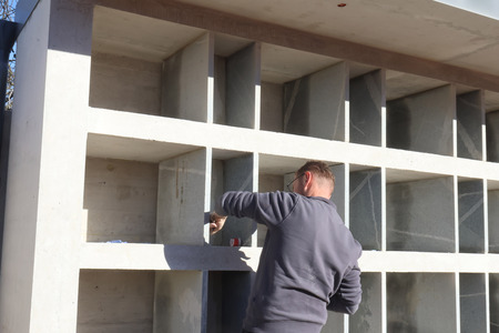 GRADNJA ŽARNEGA  ZIDU NA RAKEKU 03 FOTO LJUBO VUKELIČ